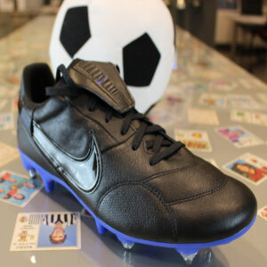 THE NIKE PREMIER lll SG PRO AC